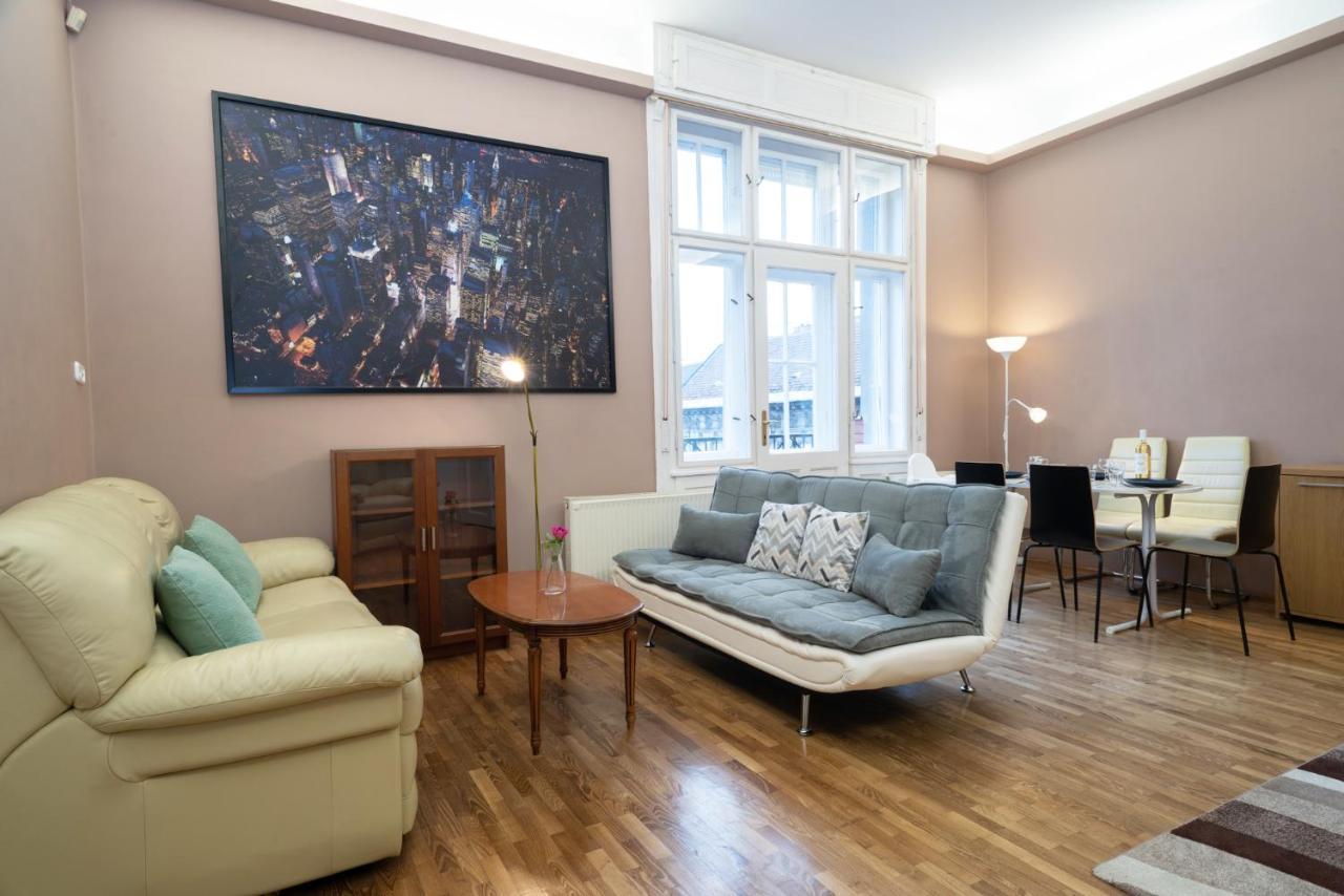 Kiraly Central Apartment With Free Parking And Ac Boedapest Buitenkant foto