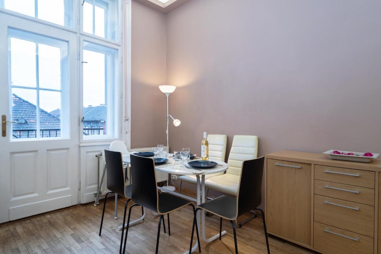 Kiraly Central Apartment With Free Parking And Ac Boedapest Buitenkant foto