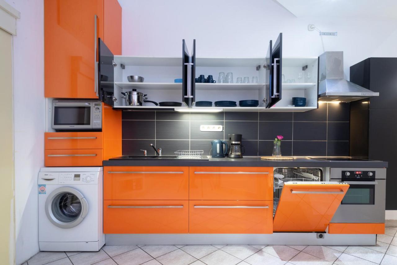 Kiraly Central Apartment With Free Parking And Ac Boedapest Buitenkant foto